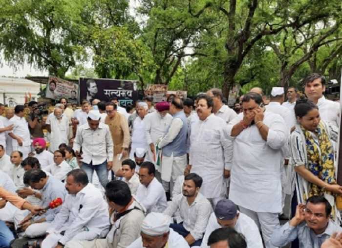 ईडी कार्यालय के बाहर कांग्रेस का विरोध प्रदर्शन